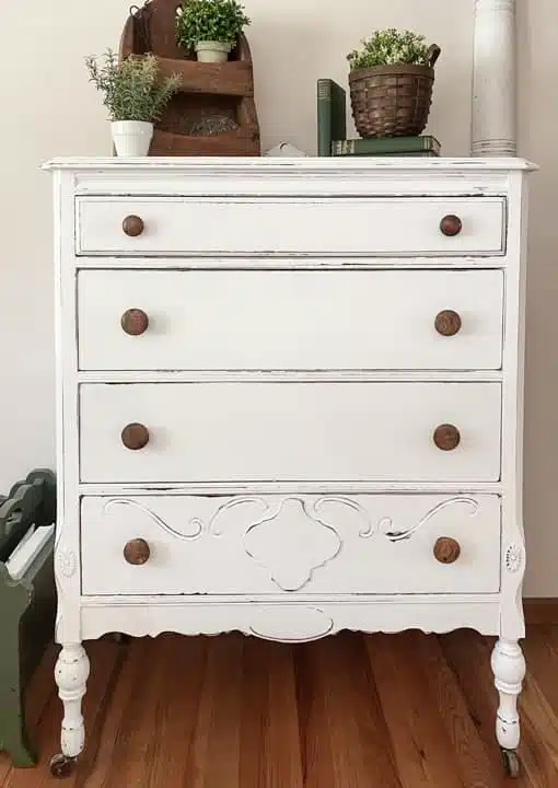 18 Painted White Furniture Makeovers (classic for all time) - Artsy Chicks  Rule®