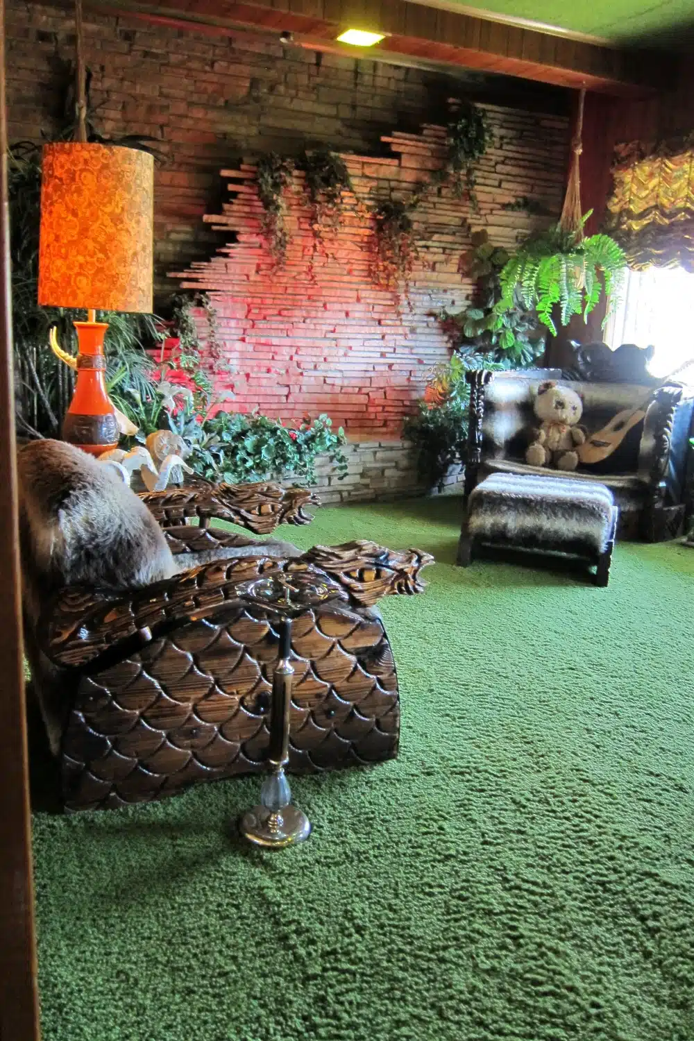 Jungle Room Elvis Graceland Mansion (2)