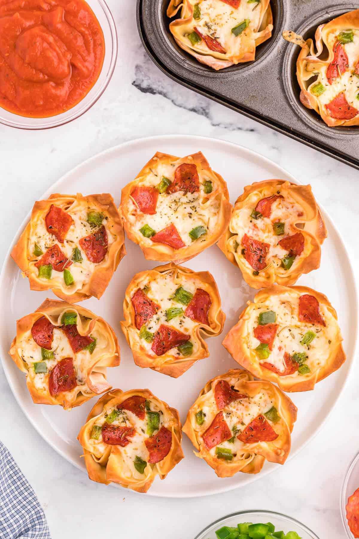 13 Scrumptious Wonton Cup Party Appetizers For Summer Entertaining   Pizza Wonton Cups 12 