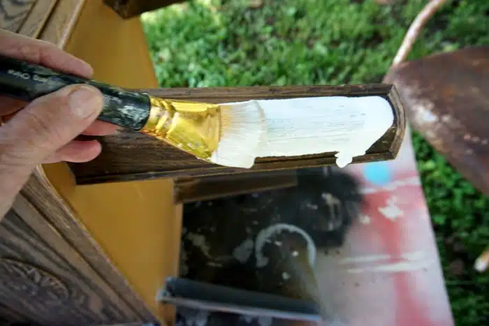 painting plastic furniture with KRYLON white wash paint