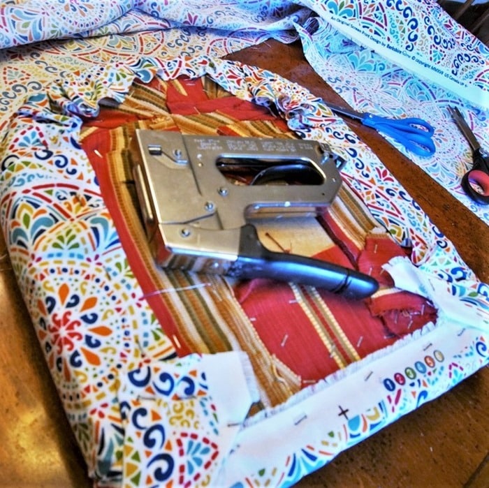 recover a fabric seat on a chair or bar stool (2)