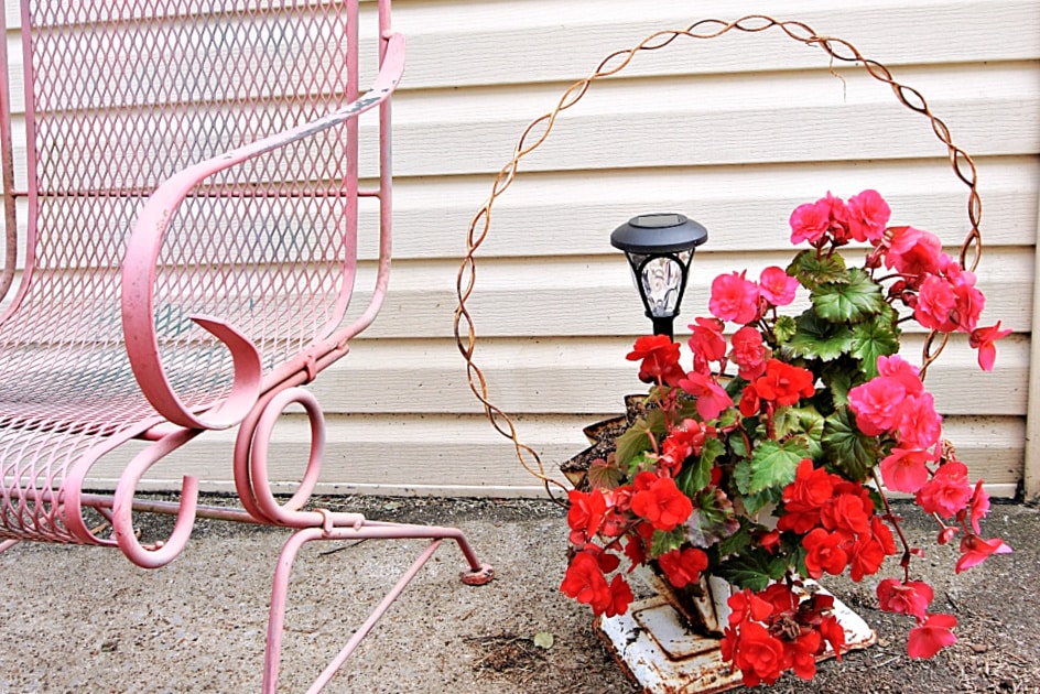 unique upcycled Summer flowerr containers unique upcycled Summer flowerr containers