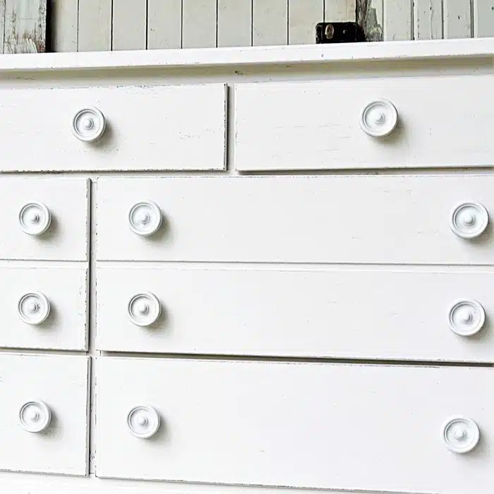 how to paint a free dresser with white latex paint (2)