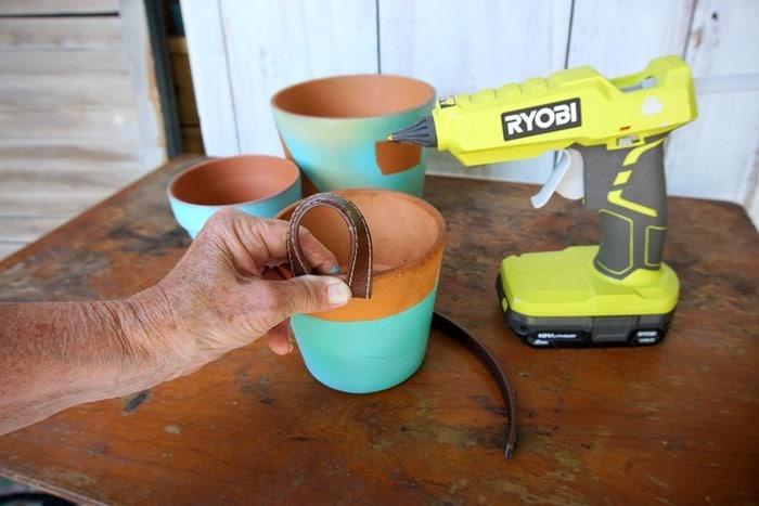 how to recycle belts and make handles for flower pots using hot glue