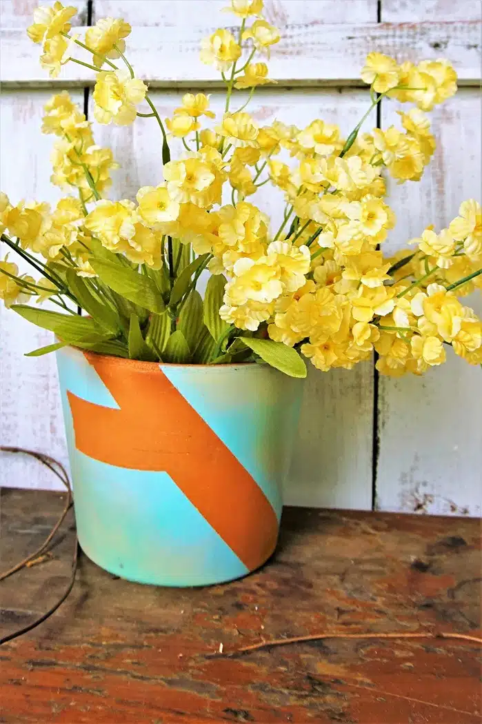 how to spray paint a clay flowerr pot