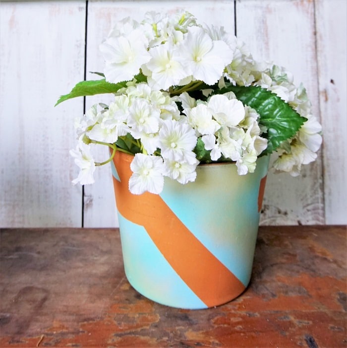 how to spray paint a terra cotta pot