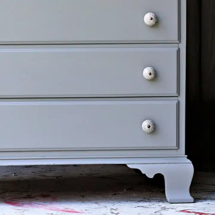 paint a chest of drawers