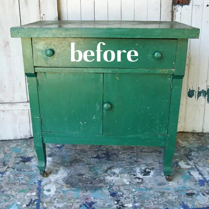 Table in Nantucket Green Chalk Style Paint