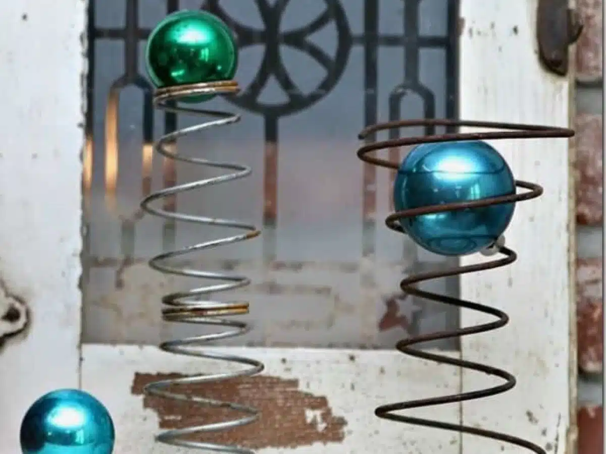 upcycle bedsprings for Christmas decor