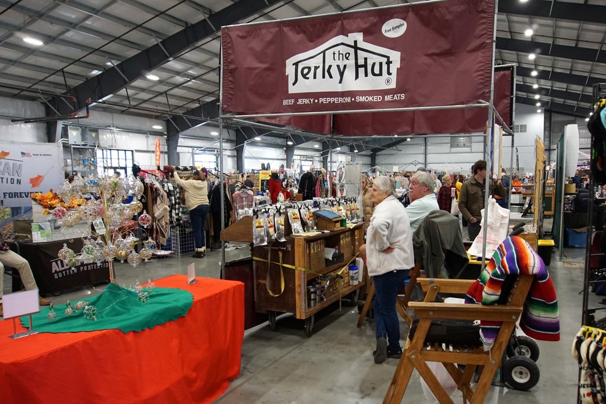 Nashville Flea Market Shopping with Petticoat Junktion (10)