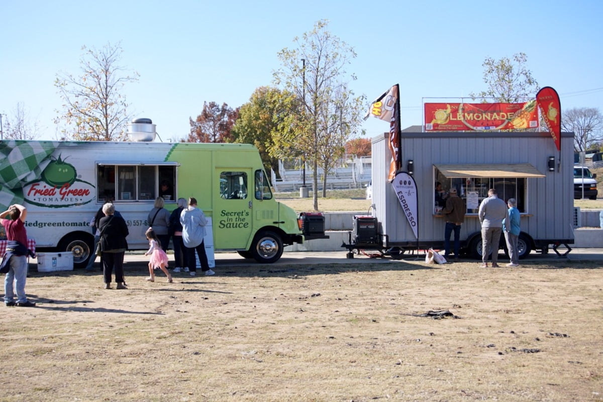 Nashville Flea Market Shopping with Petticoat Junktion (2)