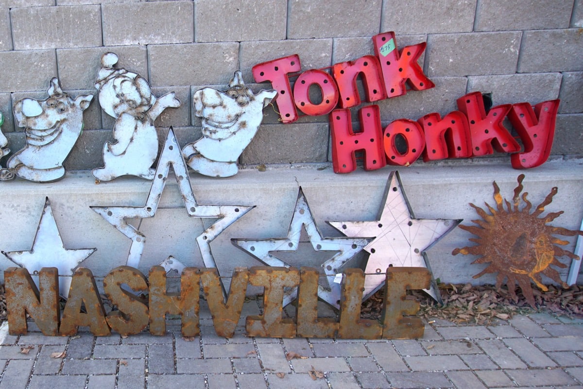 Nashville Flea Market Shopping with Petticoat Junktion (39)