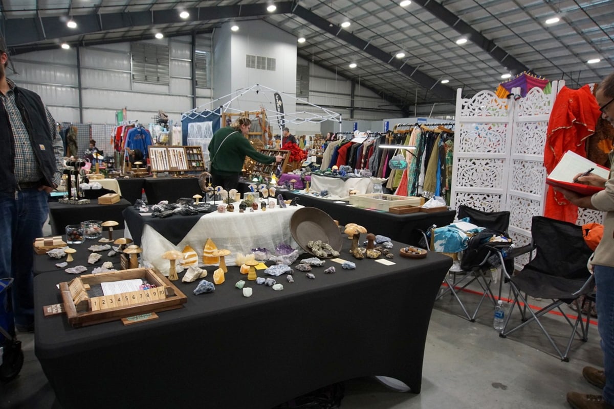 Nashville Flea Market Shopping with Petticoat Junktion (8)