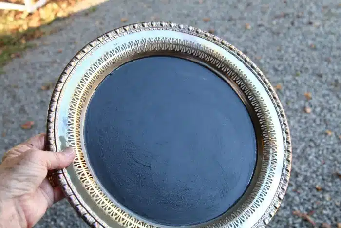 make a silver plate chalkboard wreath (6)