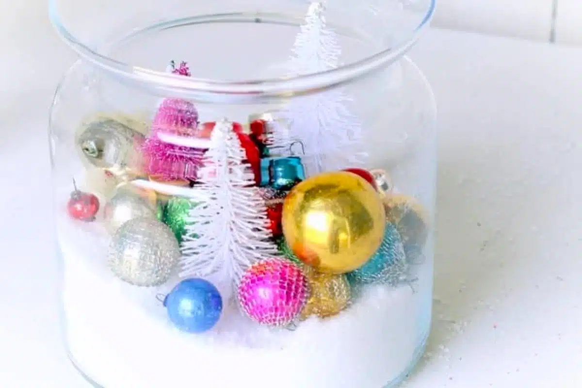 13 Sparkly Christmas Snow Scenes Created With Epsom Salts
