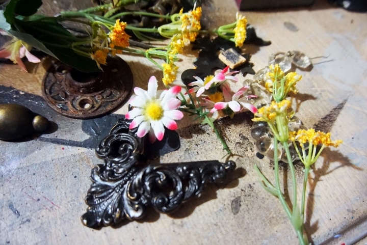 artificial flowers for Love sign DIy project