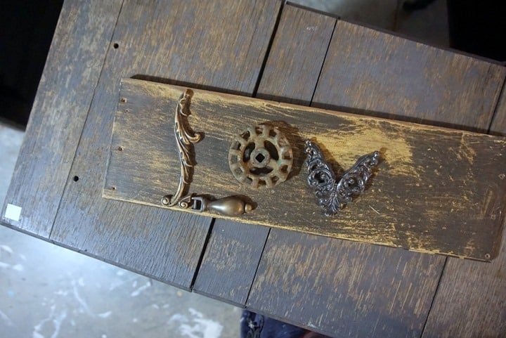 make a  Valentines Day sign