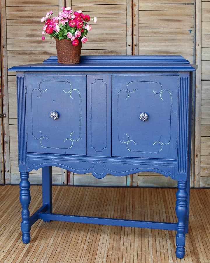 No Distressing: Furniture With Layered Paint