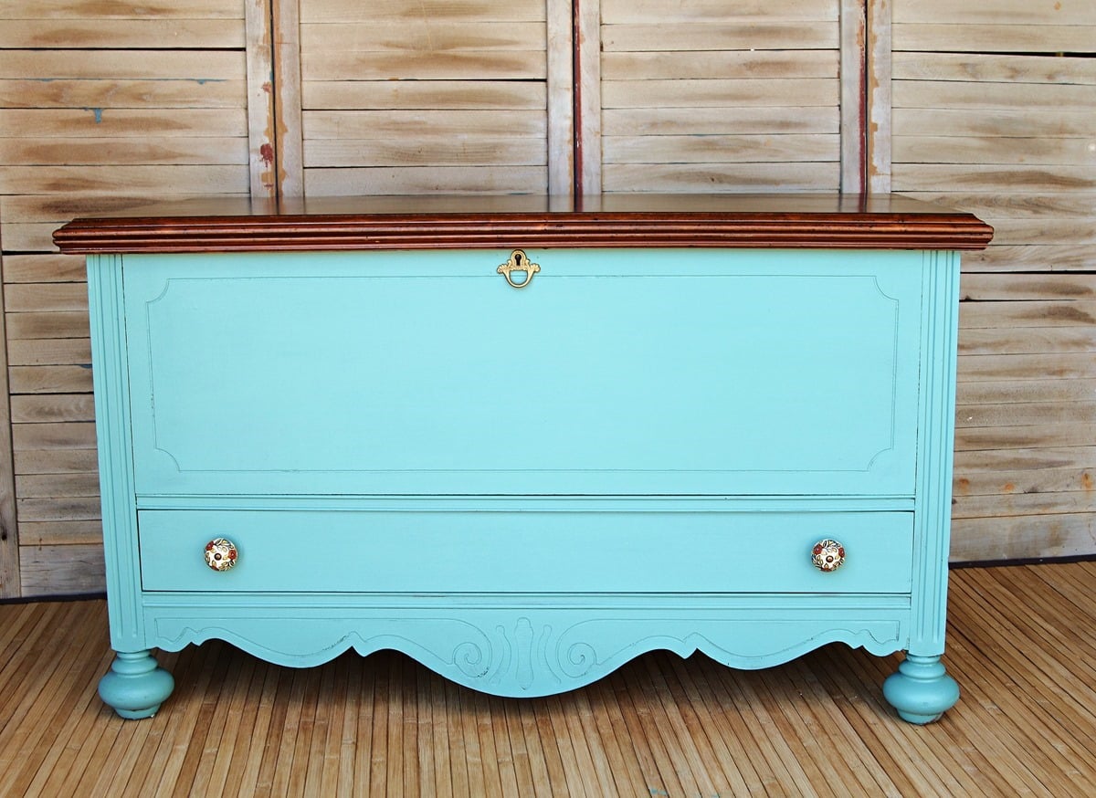 cedar chest painted with Valspar paint color Lost Atlantis 2