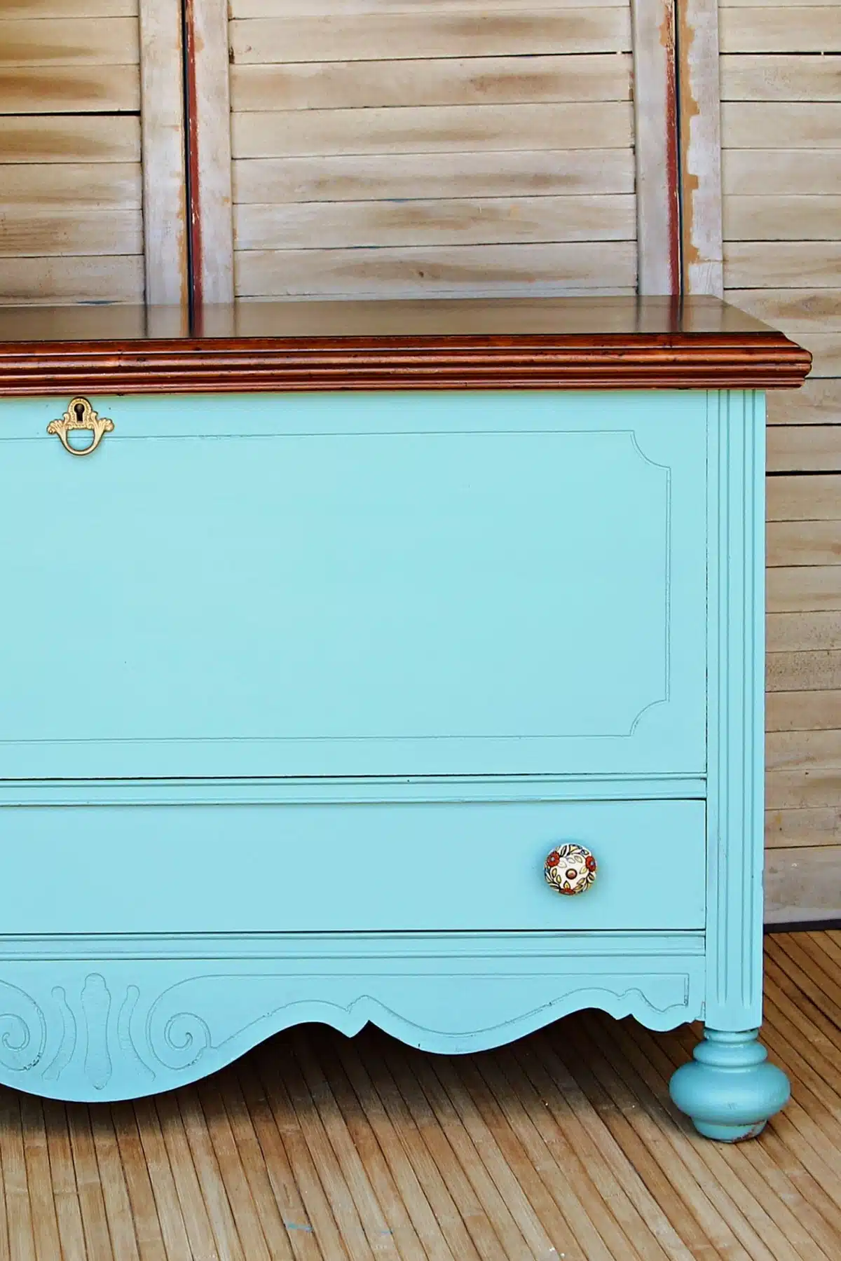how to paint a cedar chest with a two tone paint and stain finish
