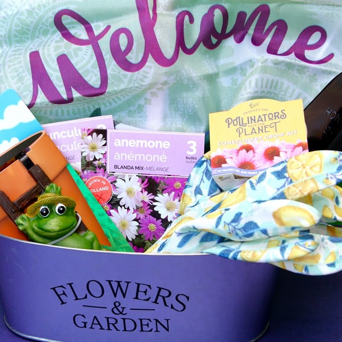Dollar Tree Gift Basket for Gardeners 23