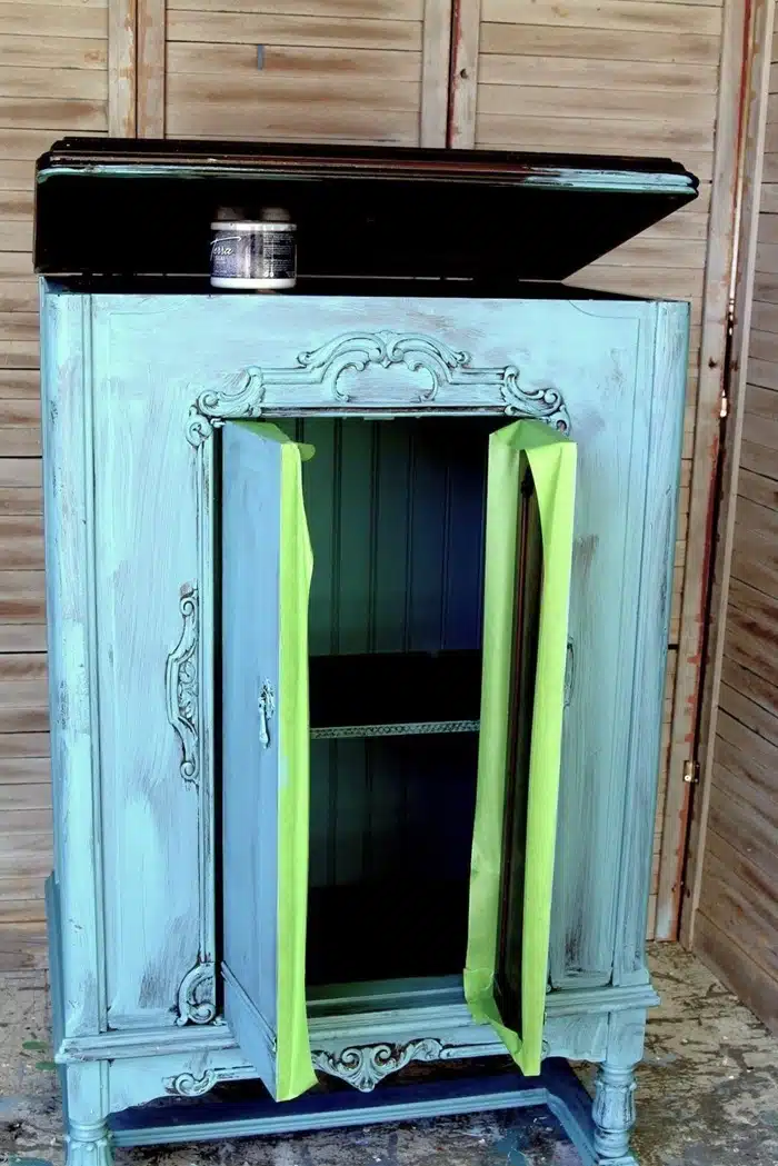 painting a vintage radio cabinet