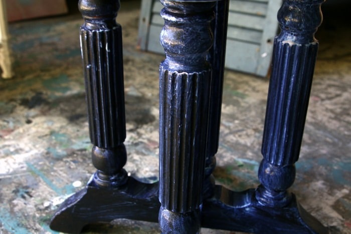 Dixie Belle Sealer for painted furniture (1)