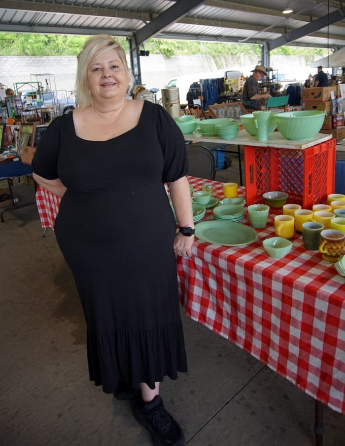 Nashville Flea Market Shopping With Petticoat Junktion (15)
