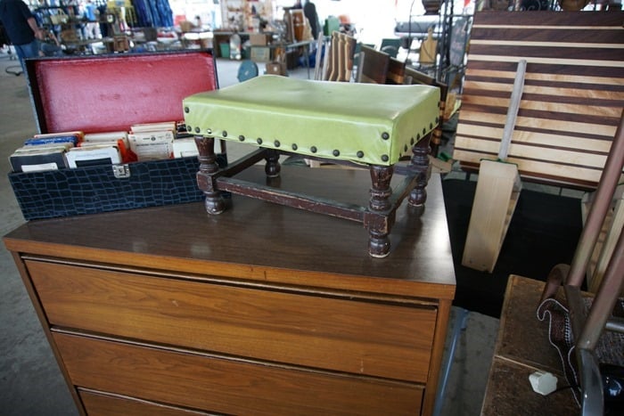 Nashville Flea Market Shopping With Petticoat Junktion (16)