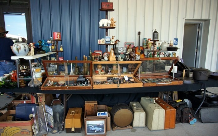 flea market shopping