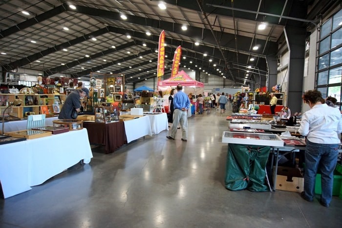 Nashville Flea Market Shopping With Petticoat Junktion (25)