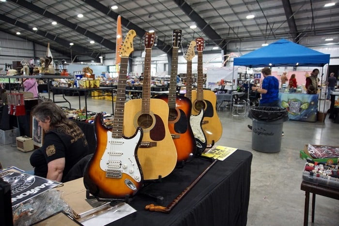 Nashville Flea Market Shopping With Petticoat Junktion (26)