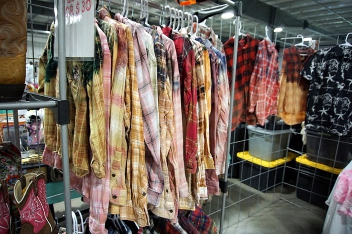 Nashville Flea Market Shopping With Petticoat Junktion (28)