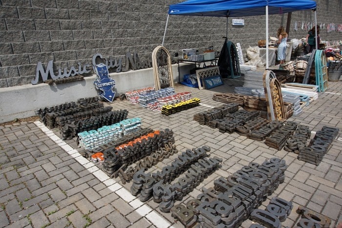 Nashville Flea Market Shopping With Petticoat Junktion (7)