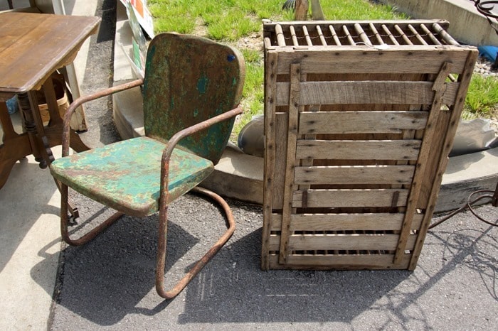 Nashville Flea Market Shopping With Petticoat Junktion (9)