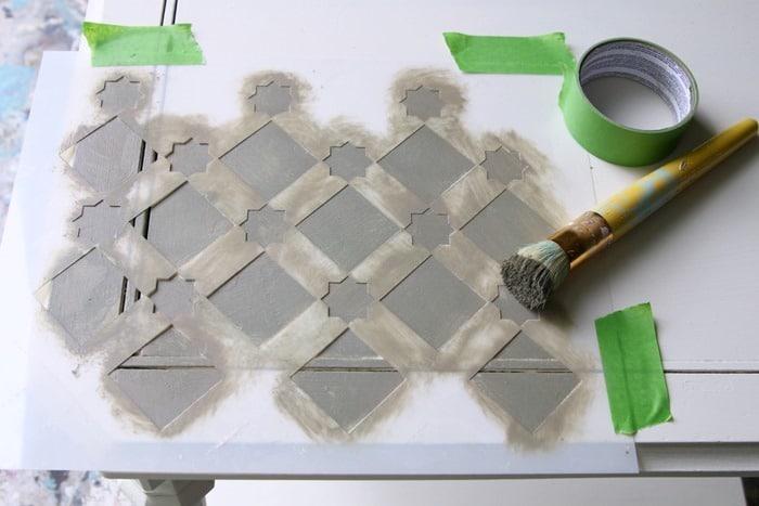 how to stencil furniture with Dixie Belle Paint (4)