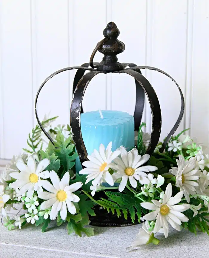 make a decorative candleholder using a vintage daisy candle ring
