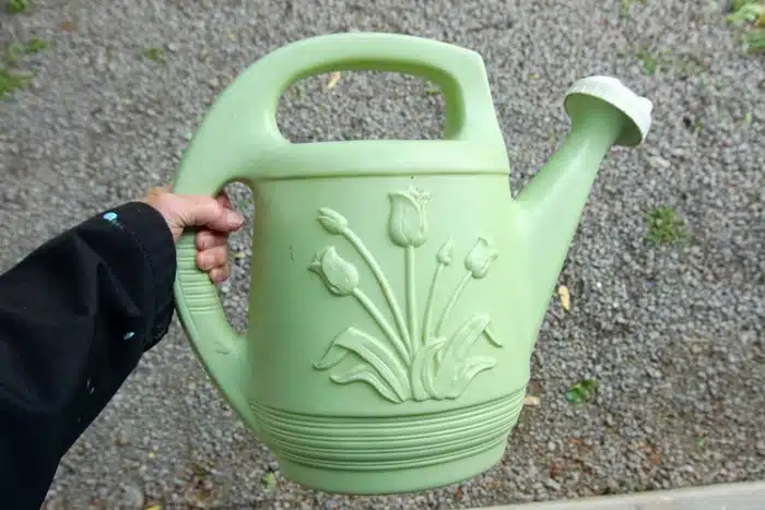 watering can makeover project tutorial (2)