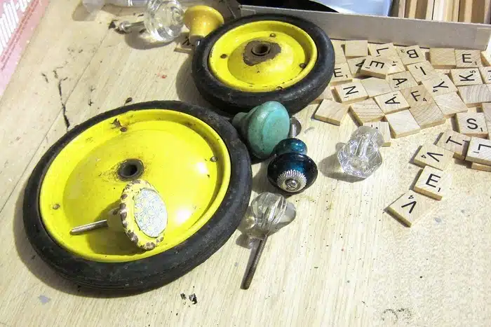 yellow metal wheels for Spring craft Petticoat Junktion