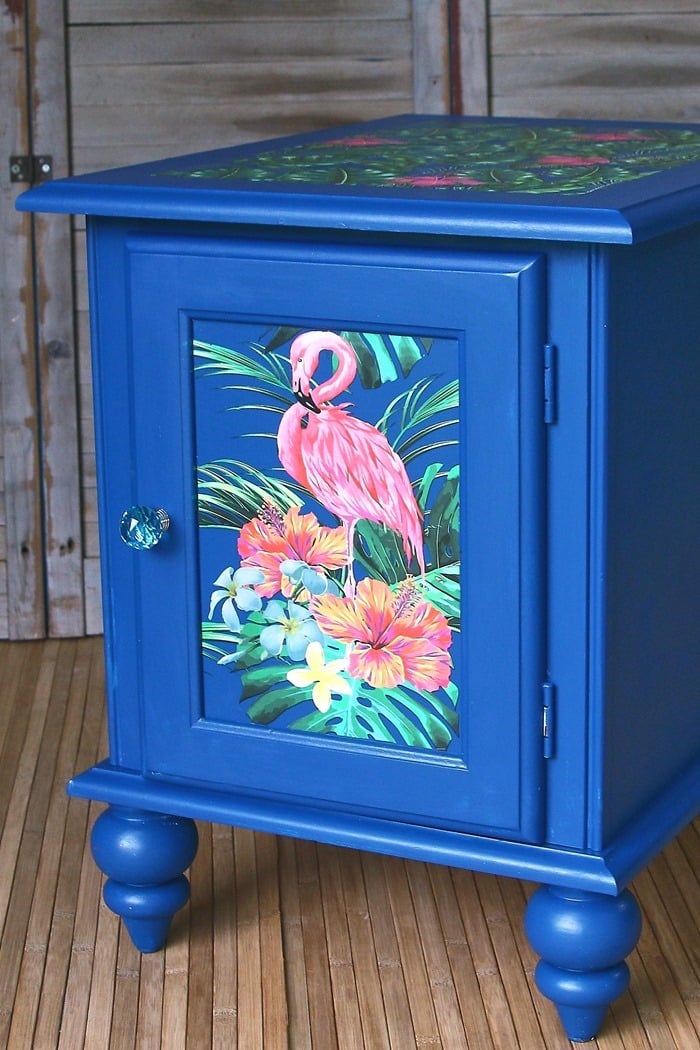 painted table with flamingo decor transfer