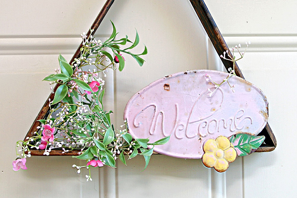 Make A Welcome Wreath With A Wood Billiard Ball Rack