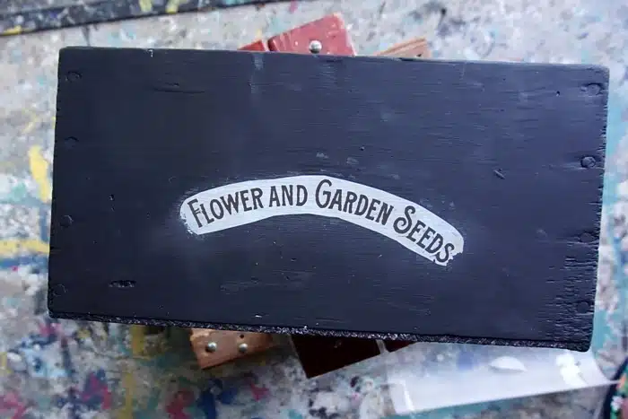 how to paint a wood box to display artificial flowers w (3)