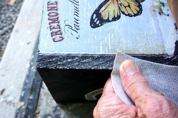 how to paint a wood box to display artificial flowers w (4)