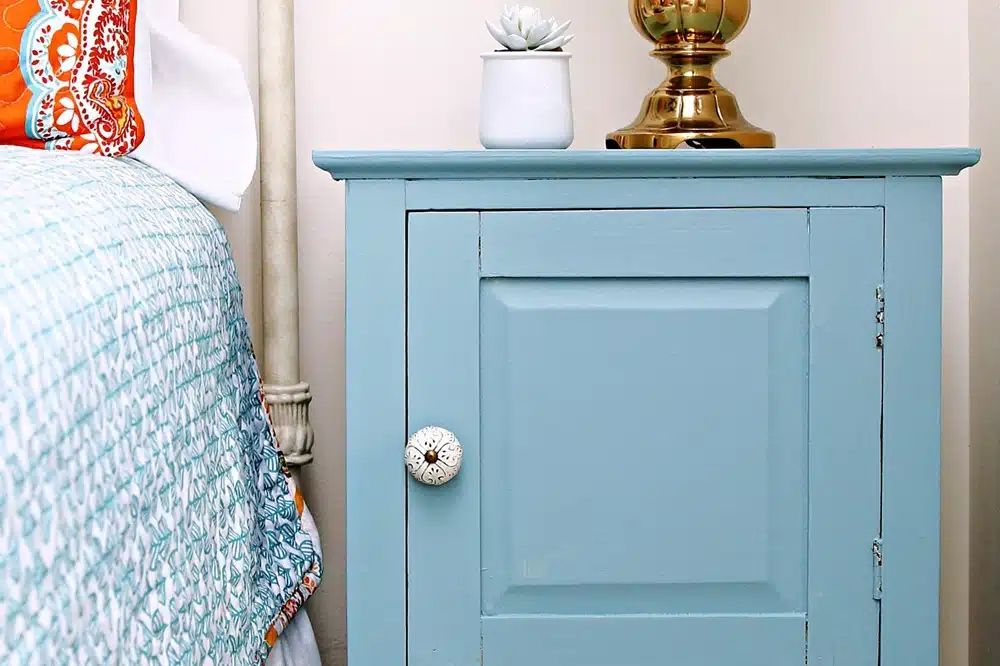 Inexpensive Oops Paint For Furniture Makeovers: Painted Nightstand