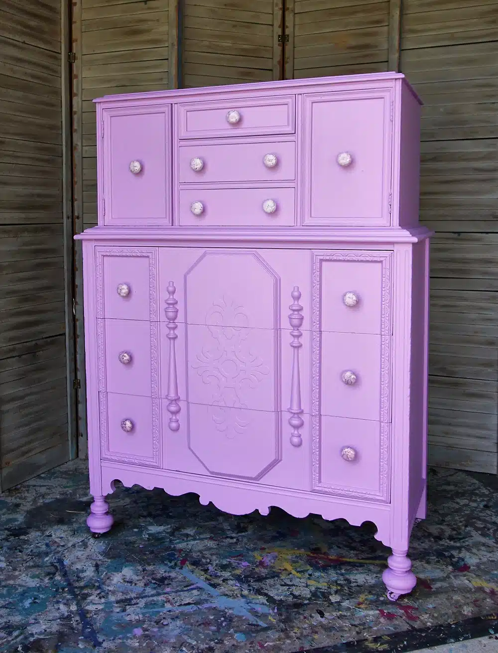 Dazzling Chest of Drawer painted with latex paint