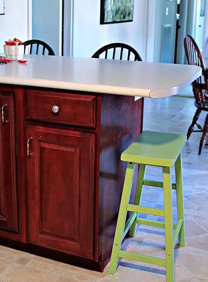 paint bar stools with Rustoleum spray paint