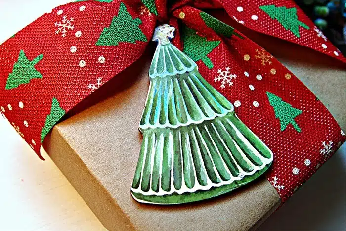 Dixie Belle Christmas gift tag craft by Petticoat Junktion