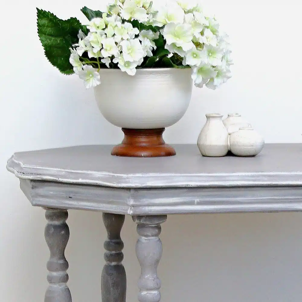 paint vintage furniture with chock paint and Dixie Belle Paint