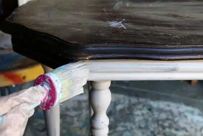 painting vintage furniture