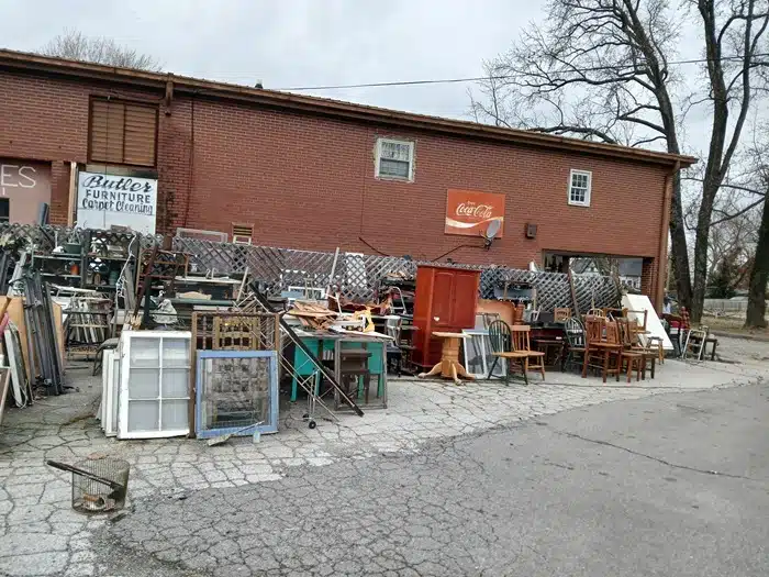 My favorite shop for bargain buys on used furniture and home decor (2)